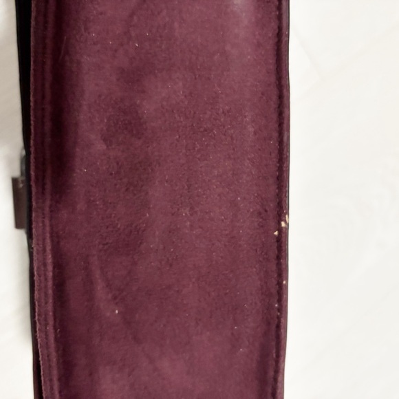 Elegant Croc-Embossed Suede Crossbody Burgundy Flap Ring Hardware 2 Straps - Picture 7 of 16
